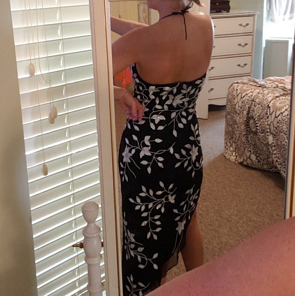 Cache dress - Picture 2 of 2